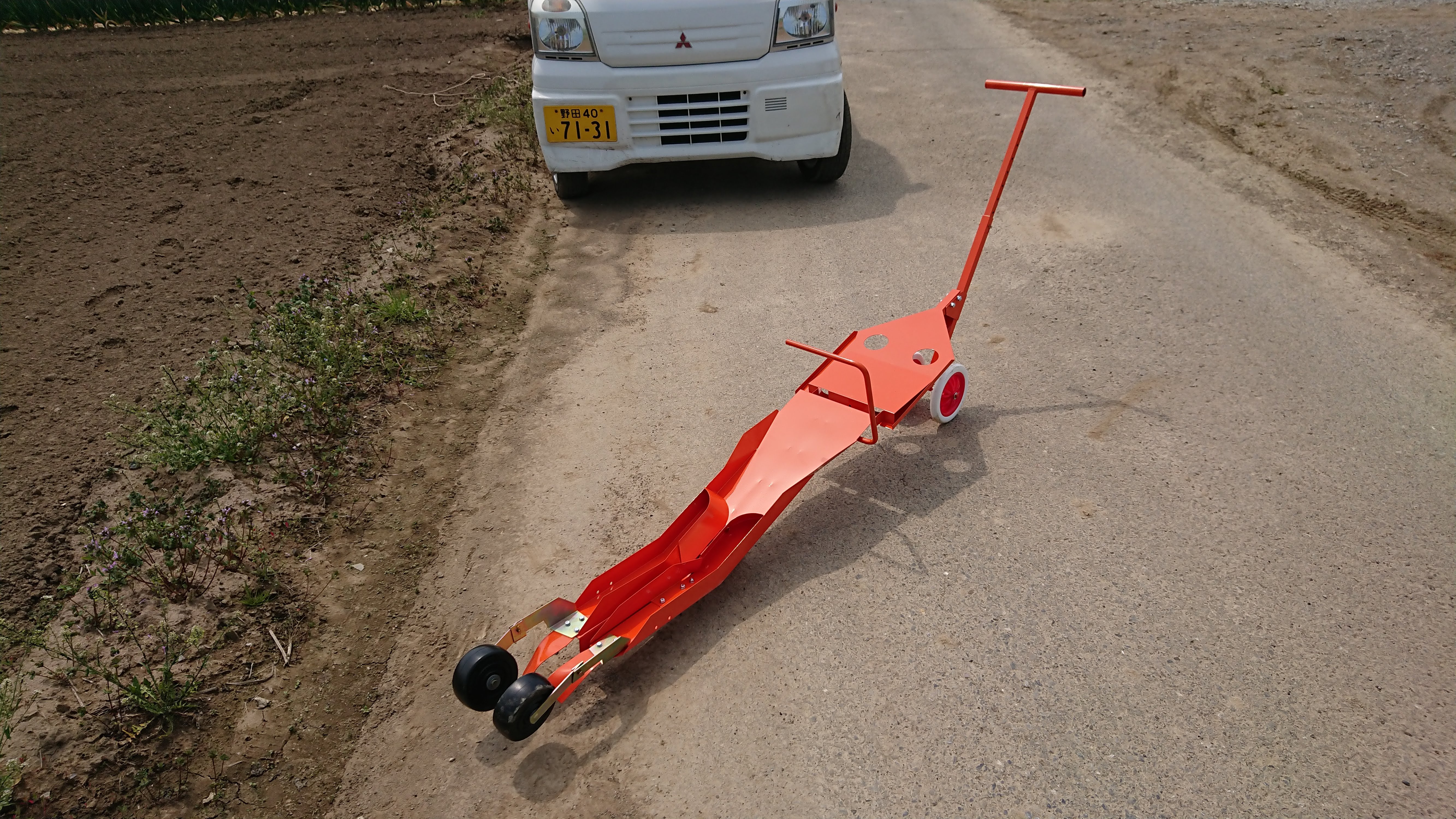 就農祝いのネギ定植機 ひっぱりくん が届きました